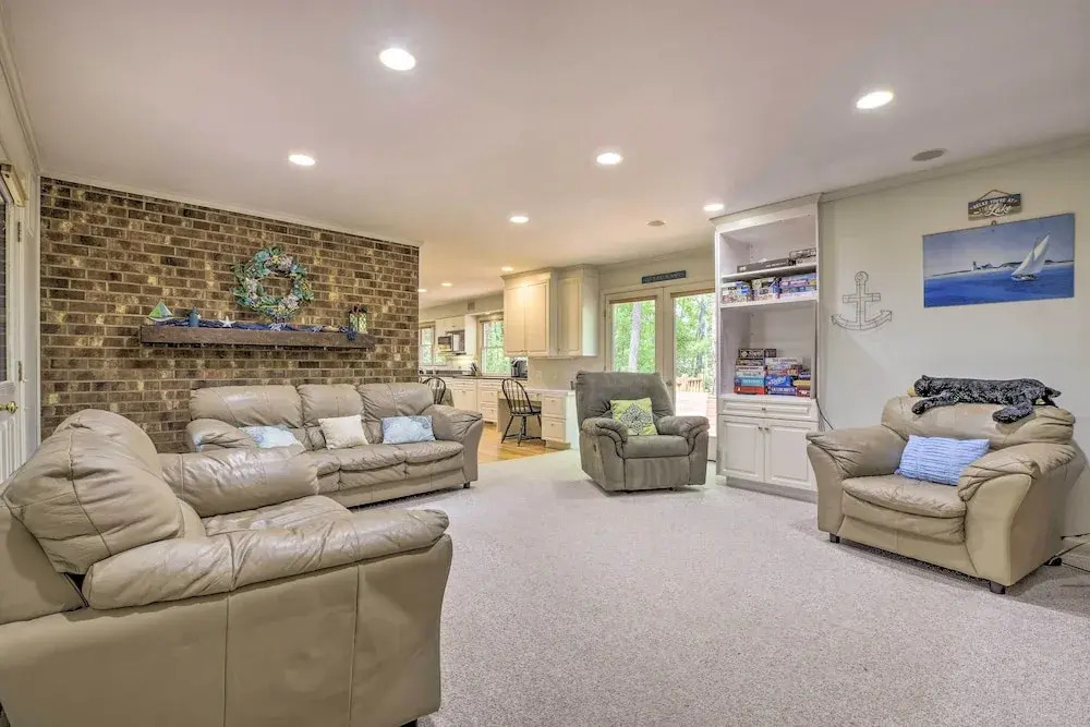 Durham Rare Waterfront Gem: Close to Everything!