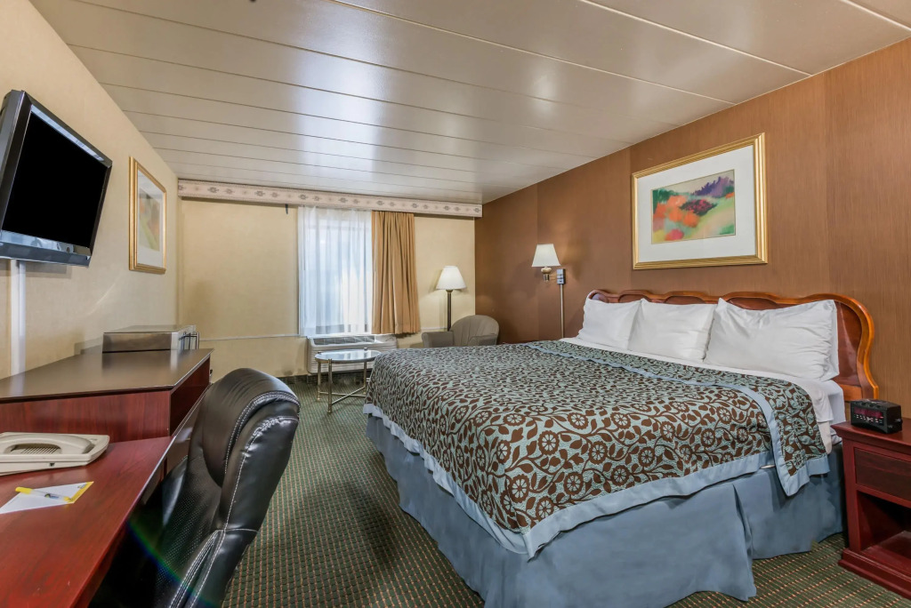 Days Inn by Wyndham Pittsburgh