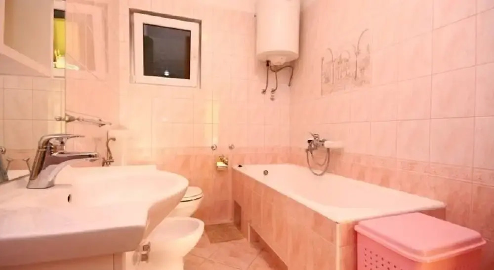 Per - Comfortable Family Apartments - A1