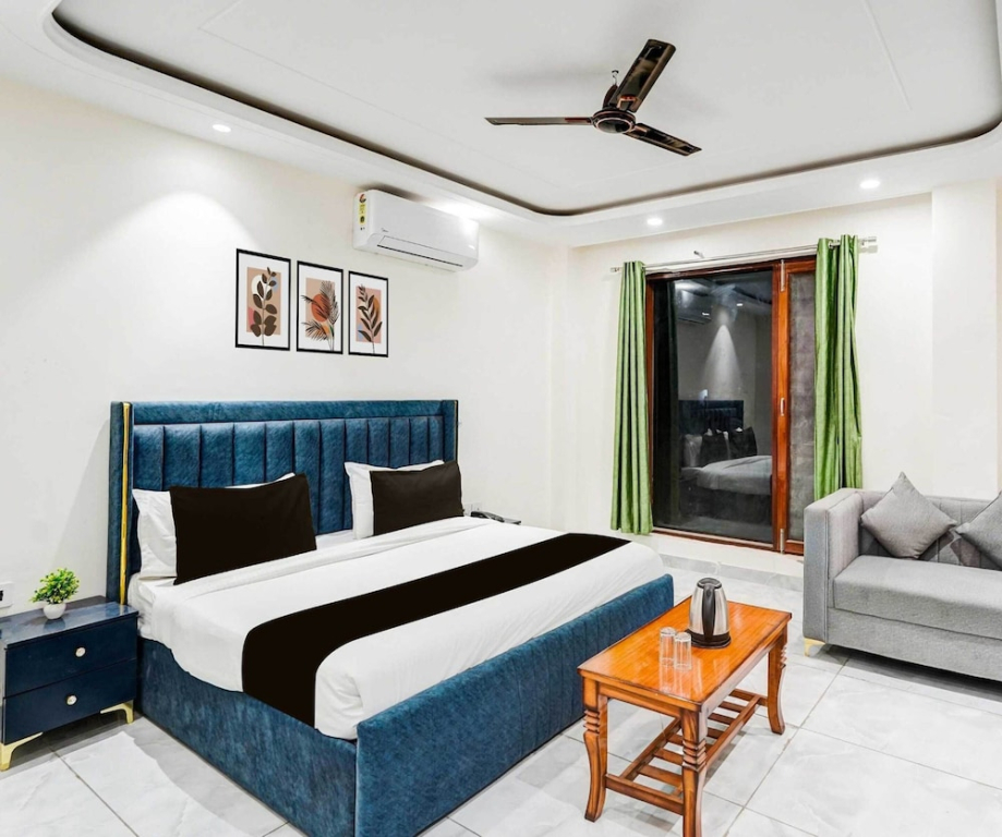 Hotel O Sector 18 Noida Formerly Terrene Empire