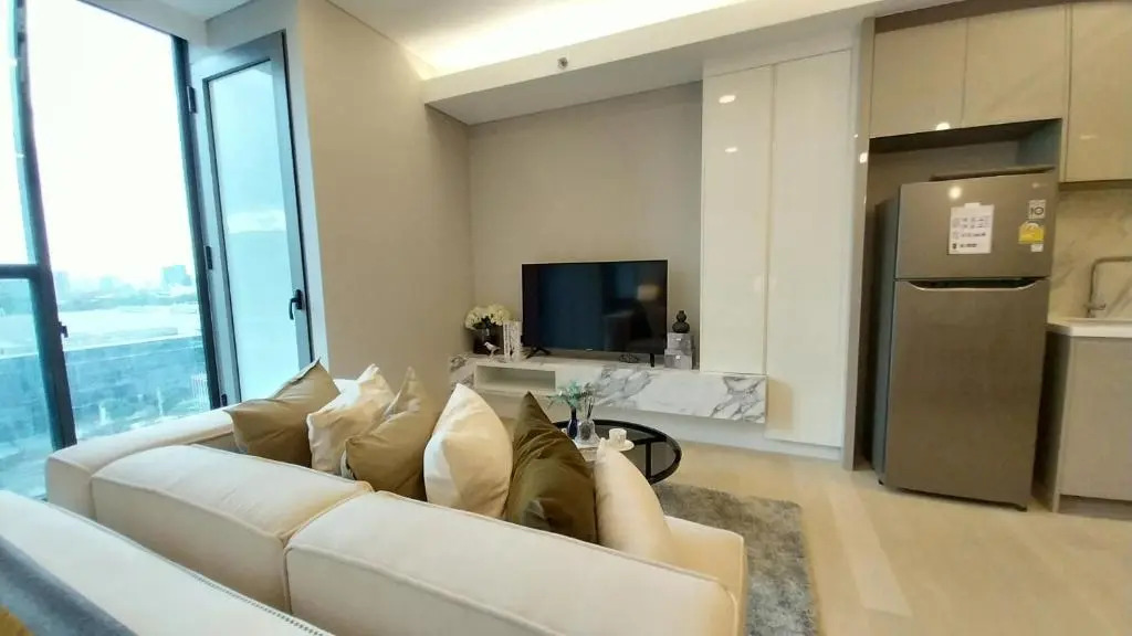 Luxury Apartment Queen Sirikit Asok Termianl 21