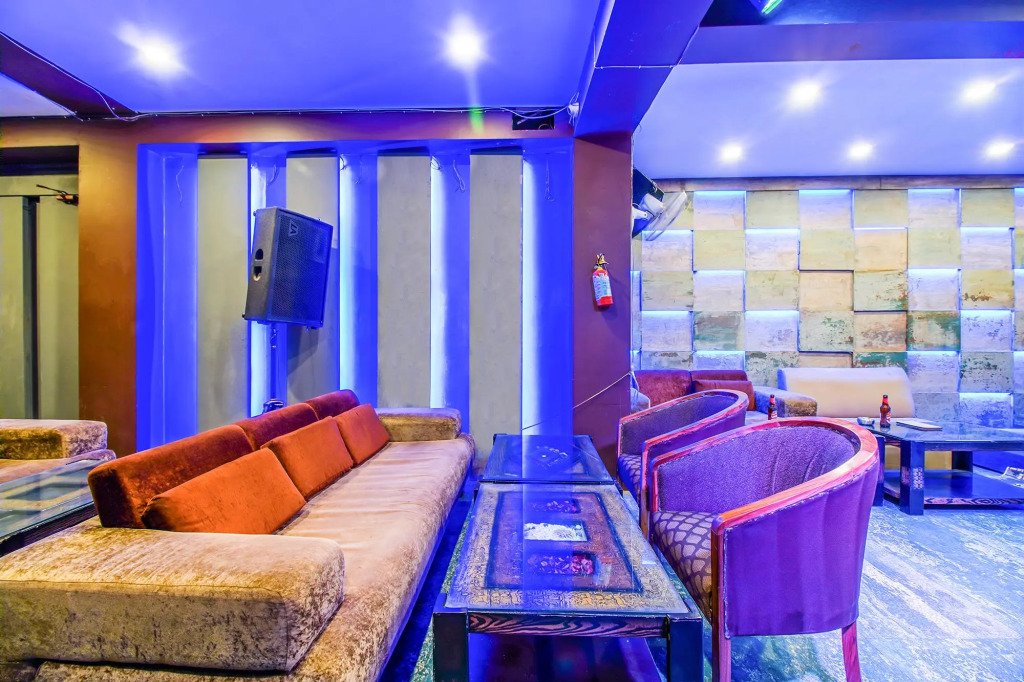 FabHotel White Klove - Nr New Delhi Railway Station