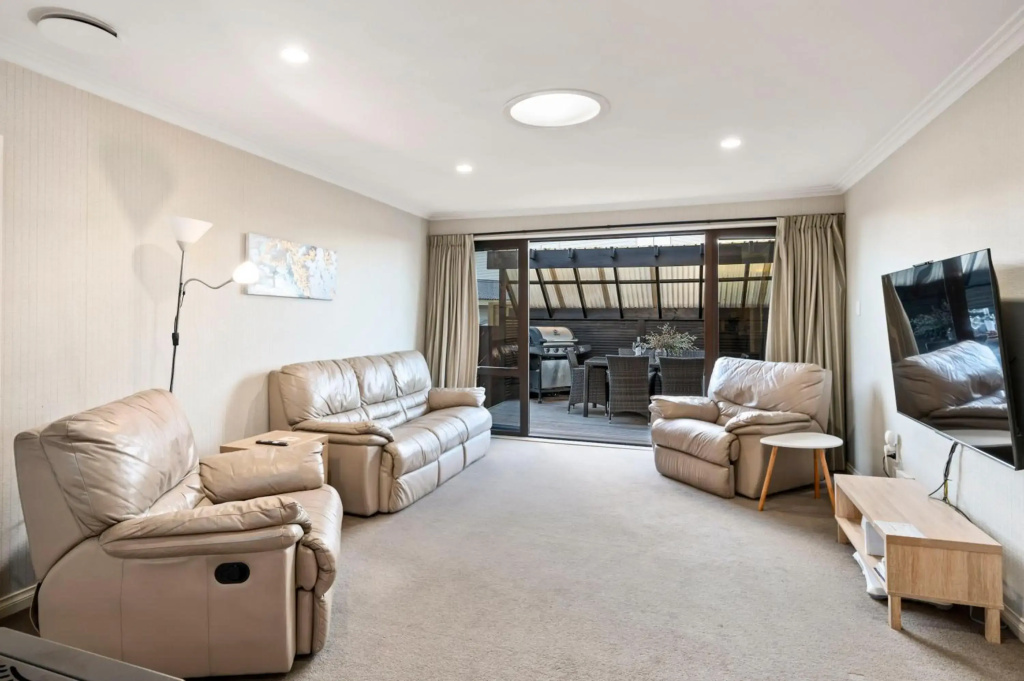 Taupo Escape - Rainbow Point Holiday Home