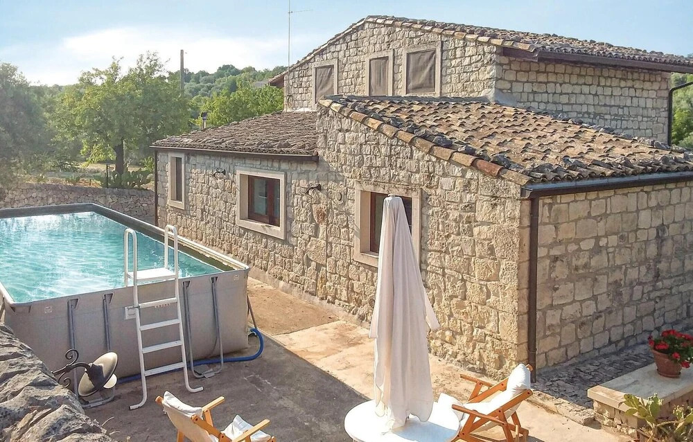 Amazing Home in Modica RG With 2 Bedrooms, Wifi and Outdoor Swimming Pool