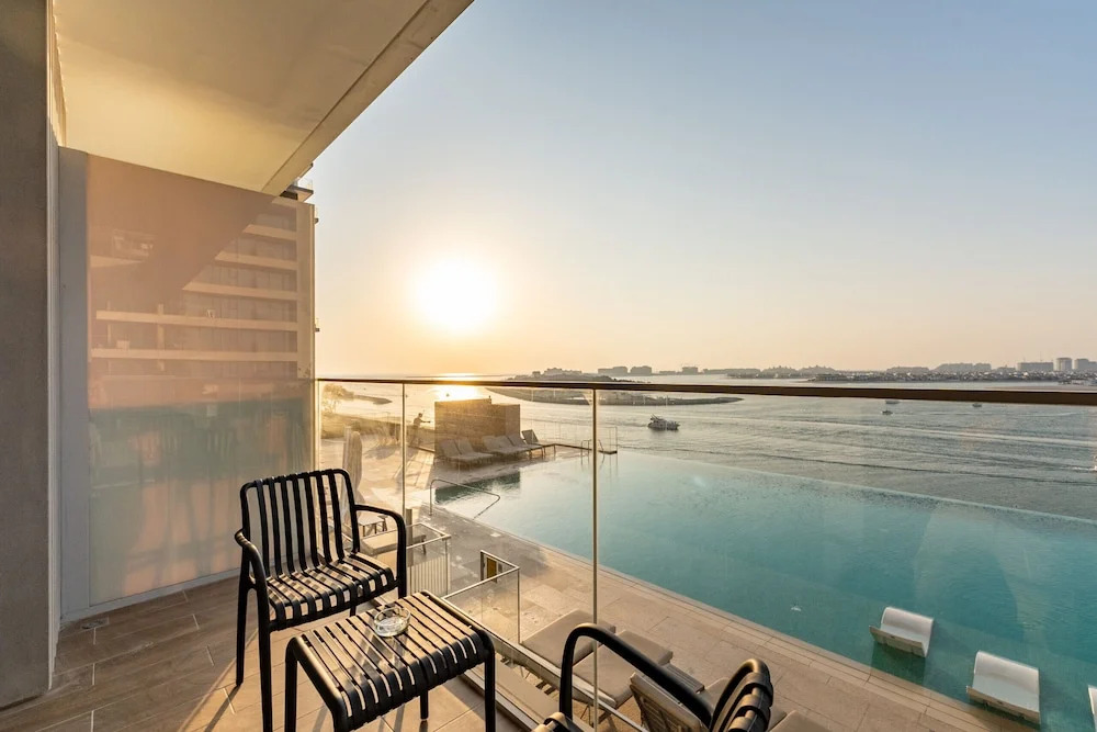 Chic 2BR w Sea Views Near Marina JBR