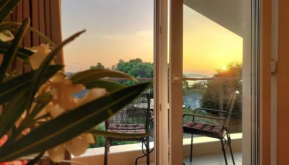 Refresh Boutique Apartments