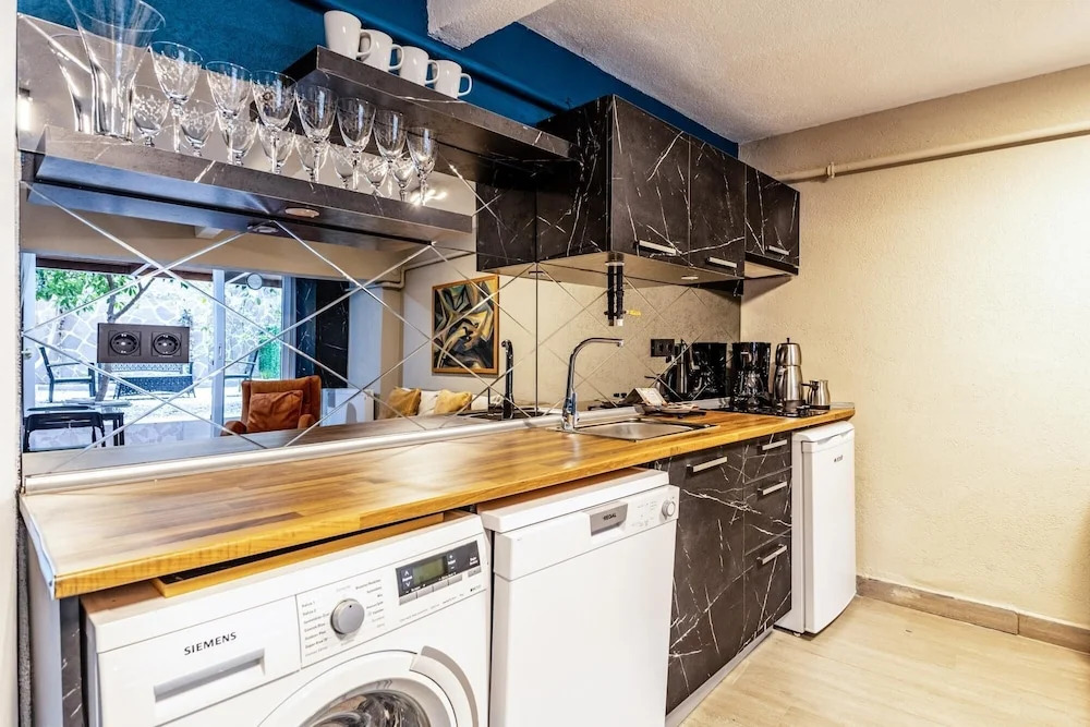 Stylish Fully Furnished Modern Flat in Kad k y