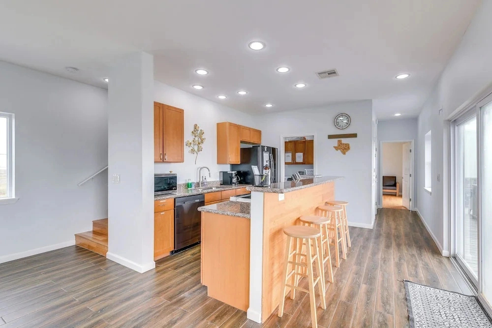 2 Oceanfront Homes w/ Surfside Beach Access