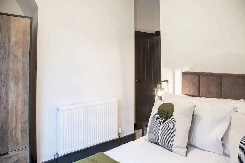 Bright Modern Manchester Home Free Parking