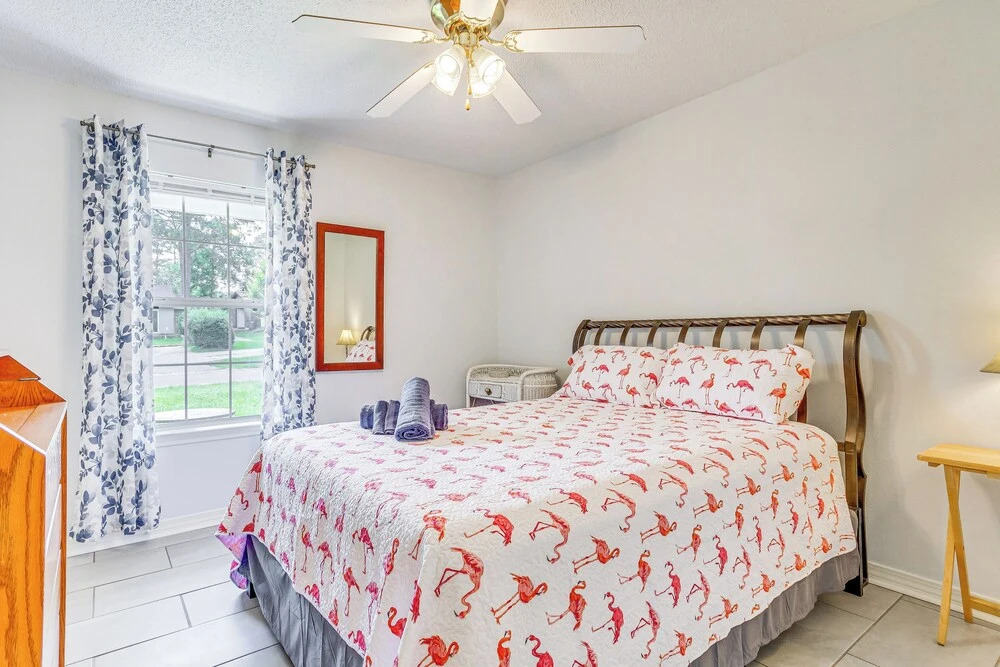Updated Pensacola Getaway ~ 10 Mi to Beaches!