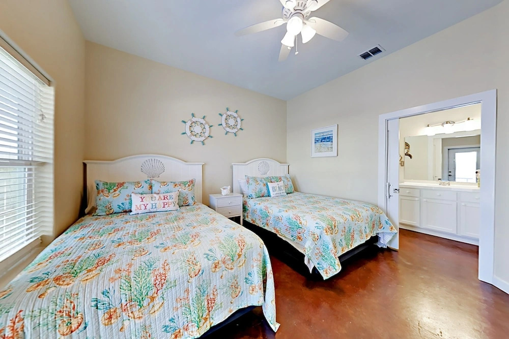 Roomy and Coastal in Port A by RedAwning