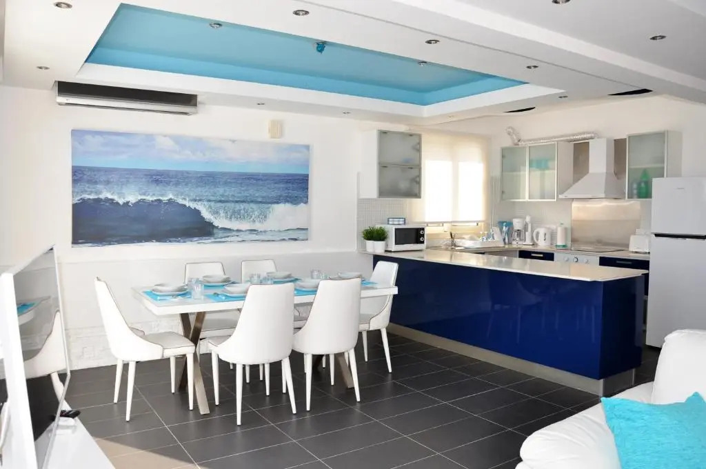 Villa Waves