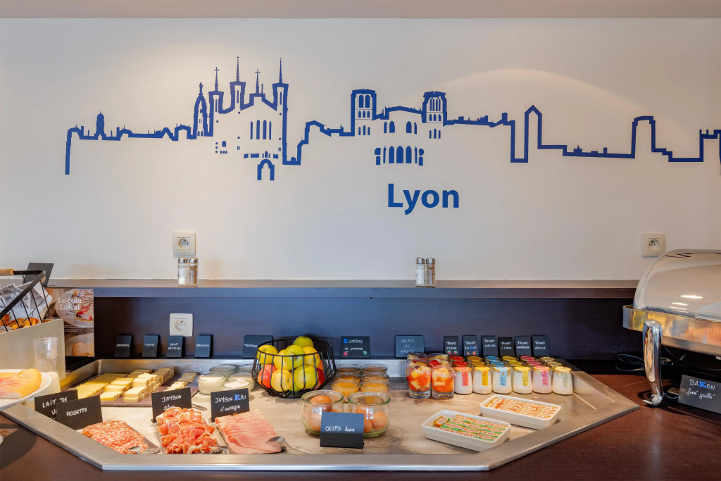 Kyriad Lyon Est - Saint Bonnet De Mure