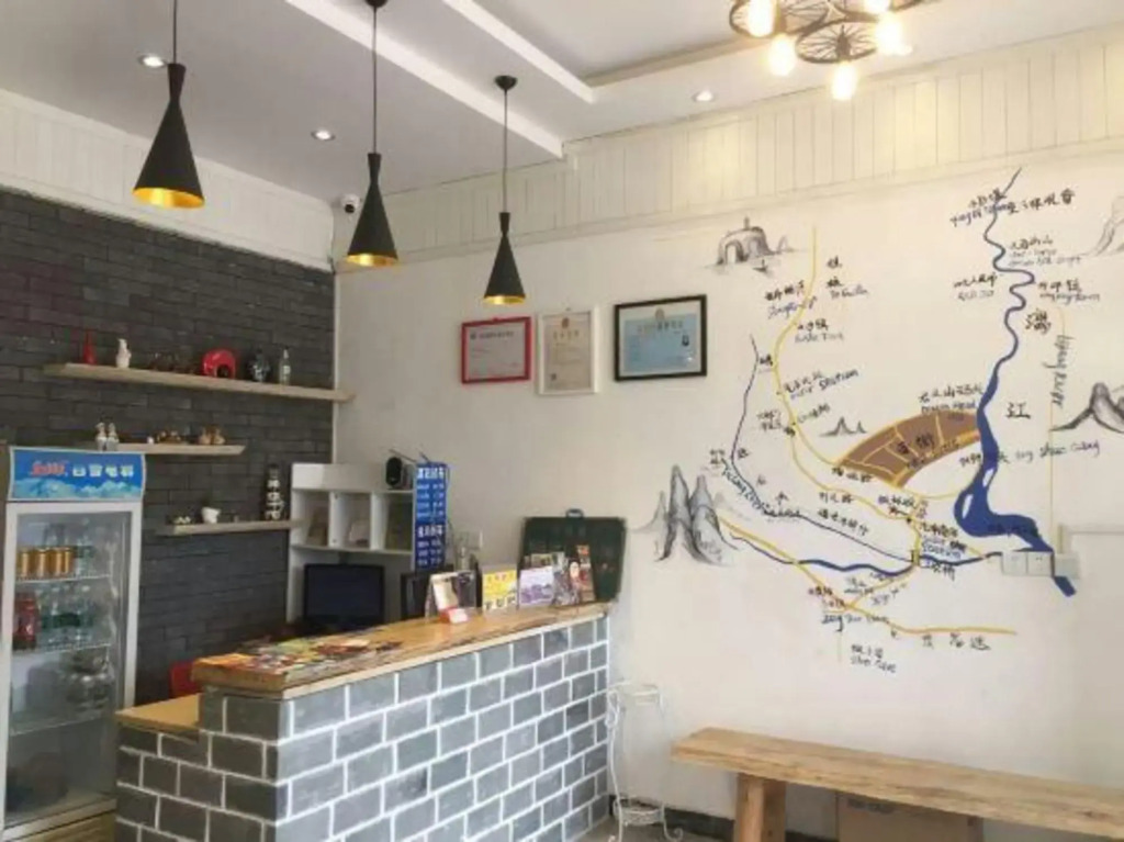 Yangshuo Fenglin Evening Inn (Bus Terminal Opera House Store)