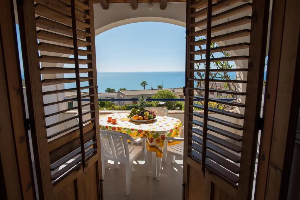 Holiday House With Panoramic View, Balcony, Wifi, and Near the Sea