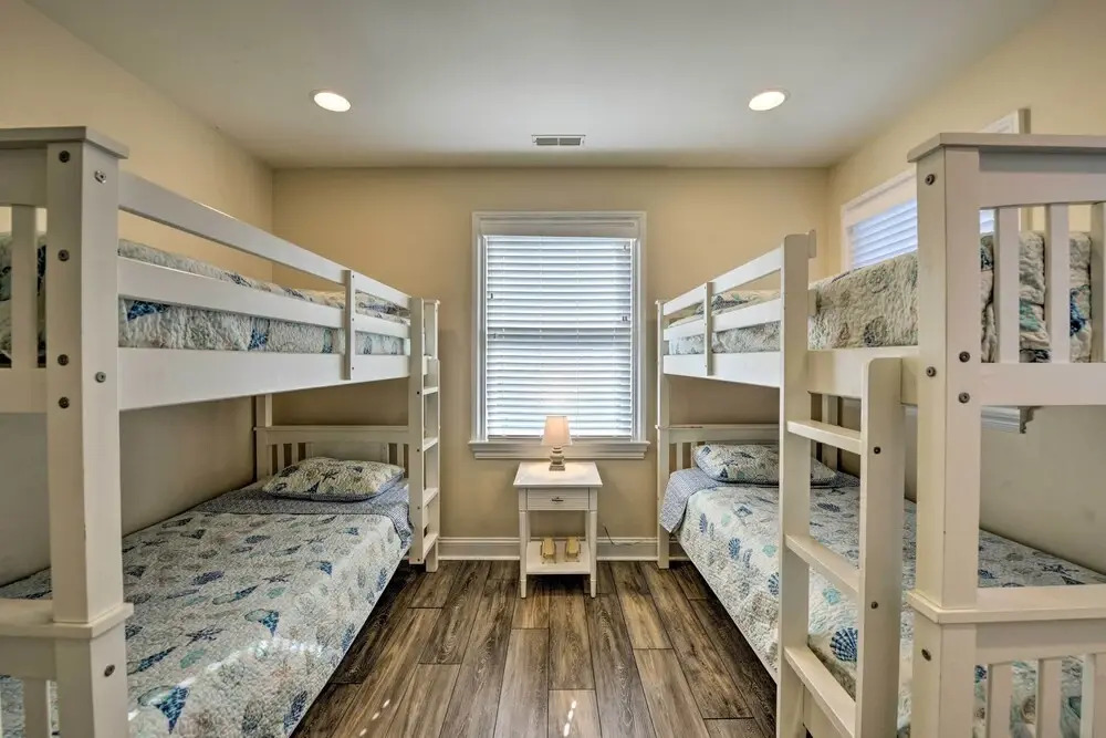 Wildwood Townhome w/ Patio: 1 Block To The Beach!