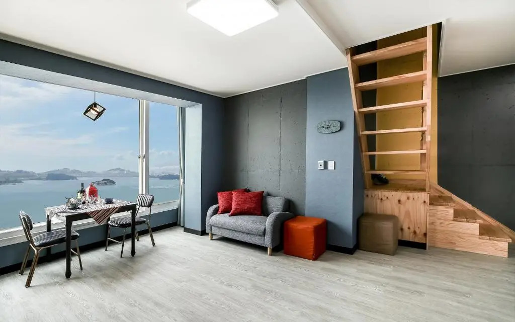 Yeosu Blooming Pension