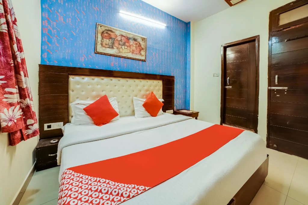 OYO 71555 Hotel Payal