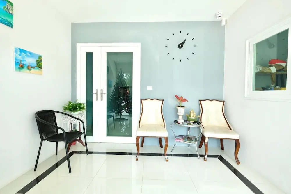 Living at Sphere Family room