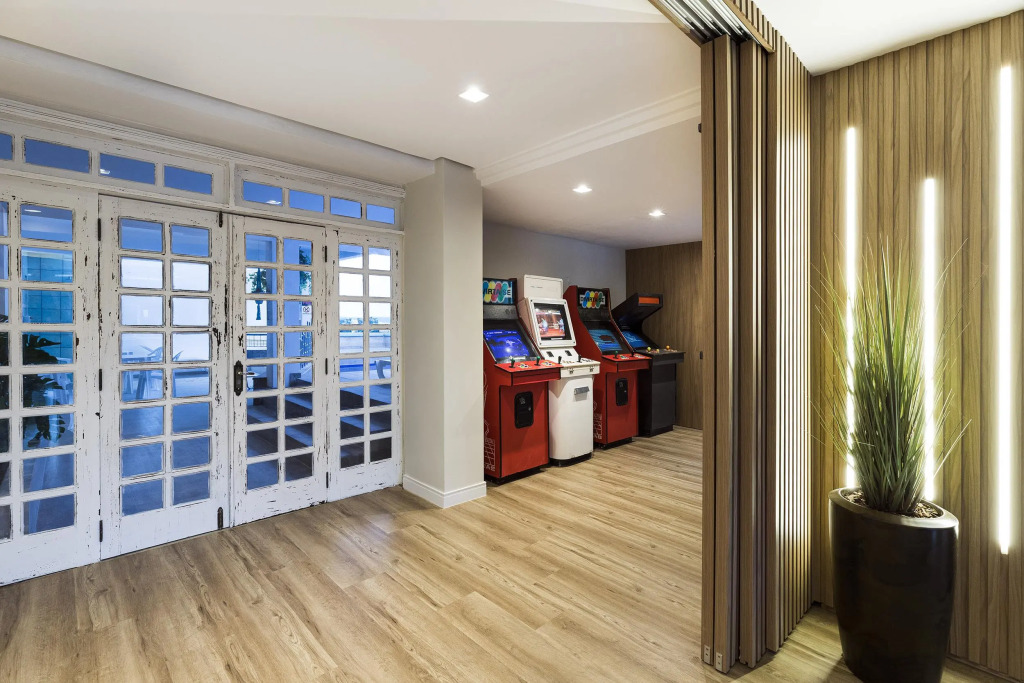 H Hotel