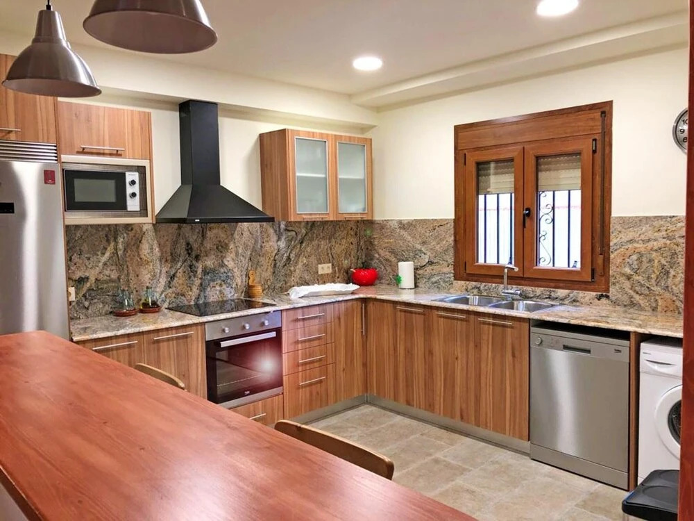 House With 4 Bedrooms in Cretas, With Wonderful Mountain View, Terrace and Wifi