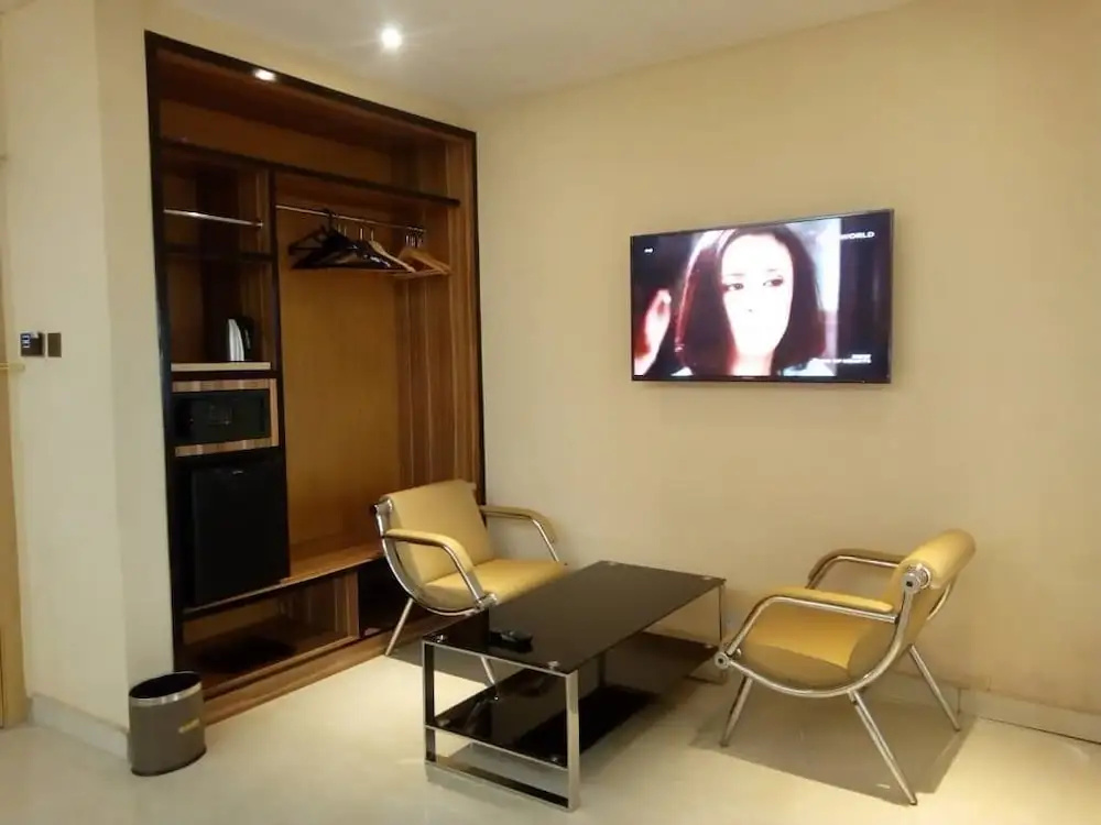 Axion Hotel
