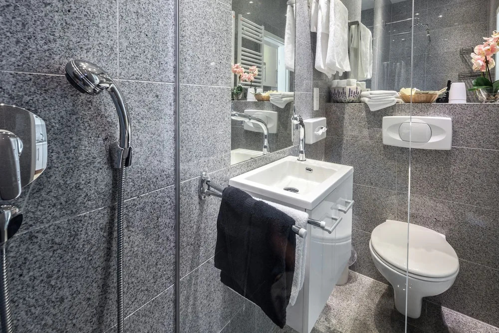 GL Suites