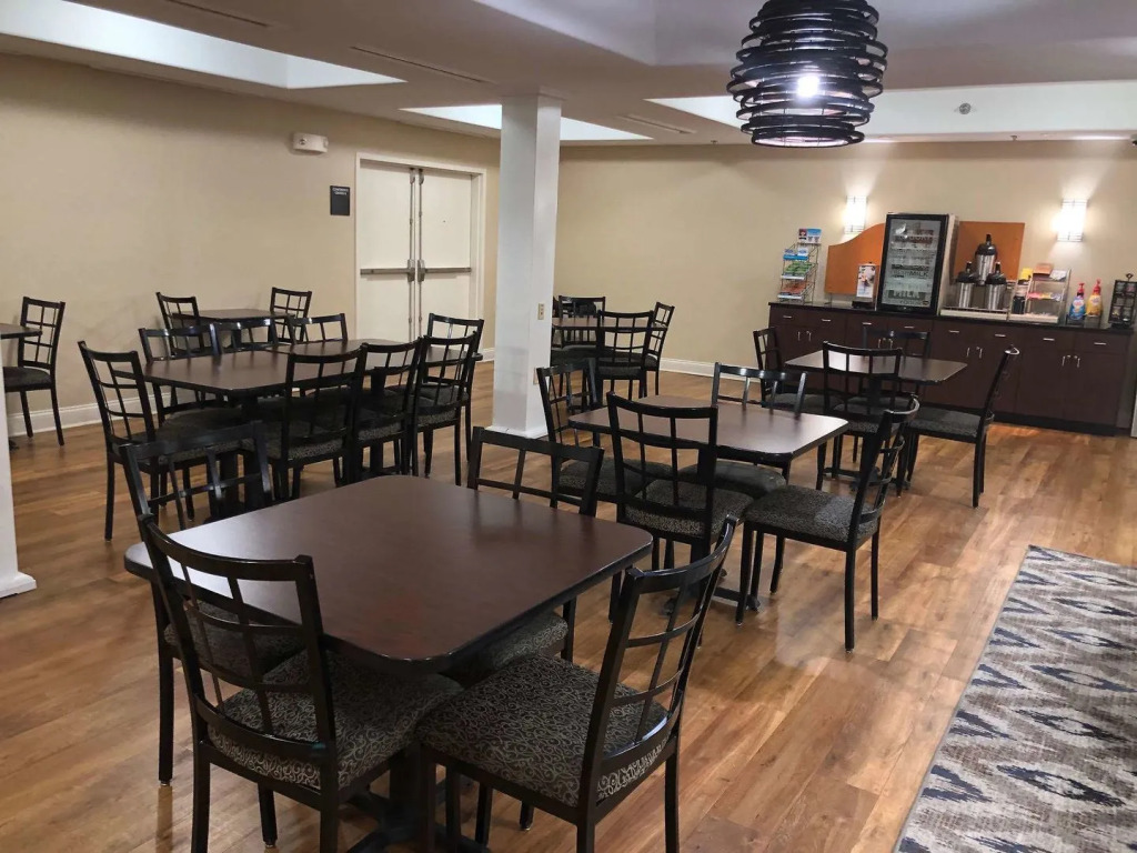 Country Inn & Suites Etown