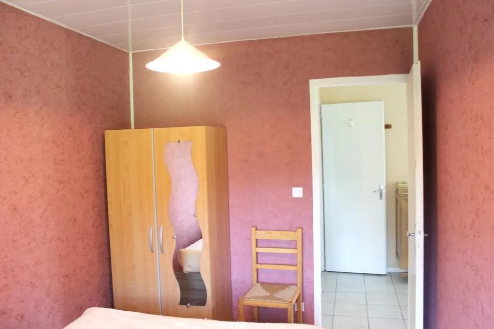 House With 2 Bedrooms in Saint-pierre-de-cormeilles, With Enclosed Gar