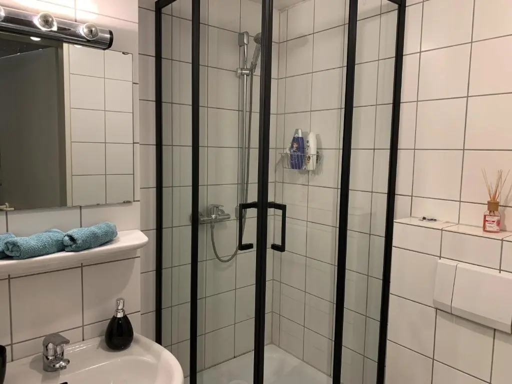 Modern 2 Rooms App with balcony, near to UN und Telekom
