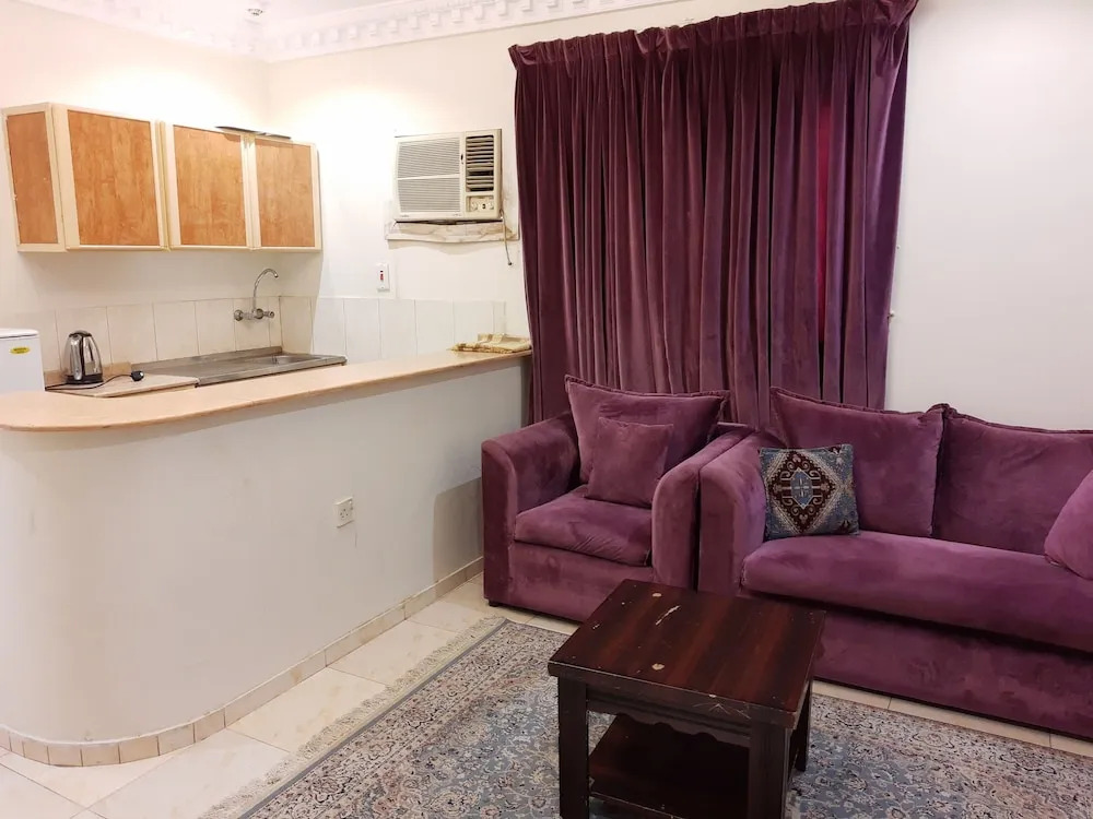 OYO 541 The Mar Furnished Apartments