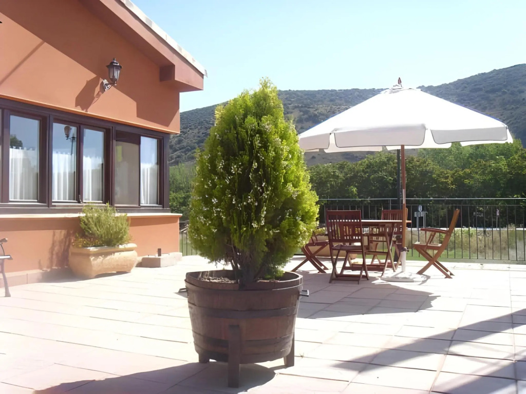 Hotel Valdevécar