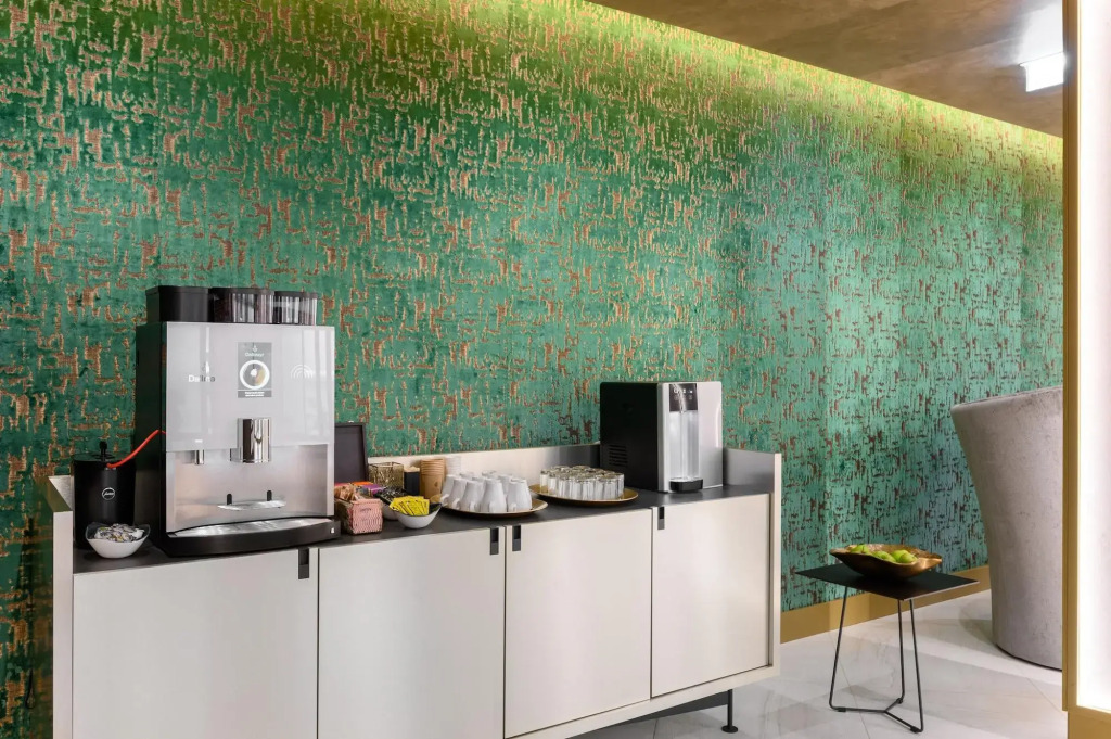 Emerald Downtown Luxury Suites by Continental Group