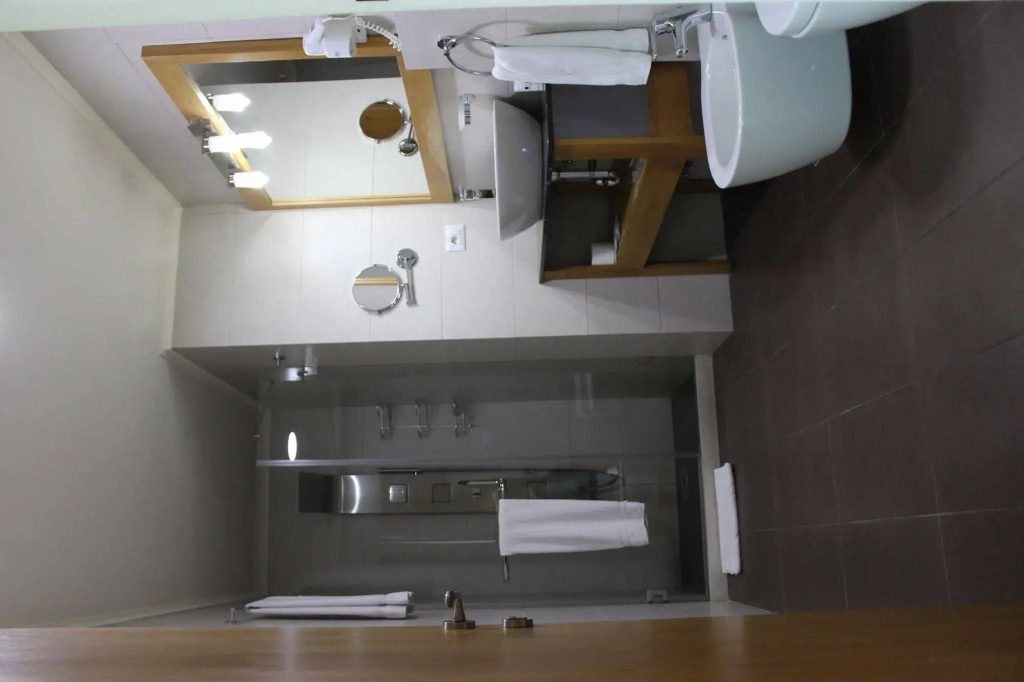 The J Hotel & Spa