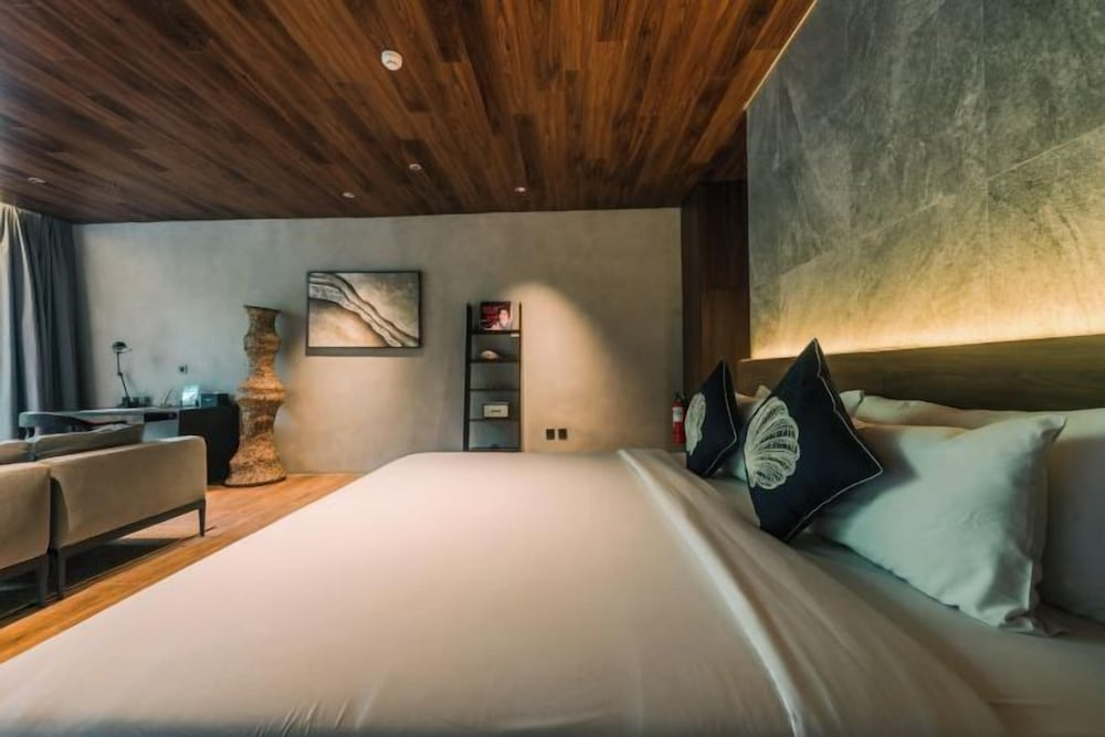 Piece Lio from Japan Managed by H Hospitality Group
