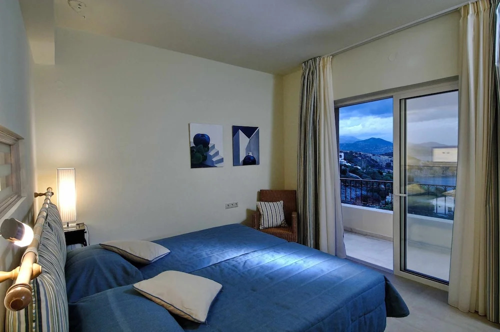 Villa Ouranos our dream in blue and cream with seaview and pool
