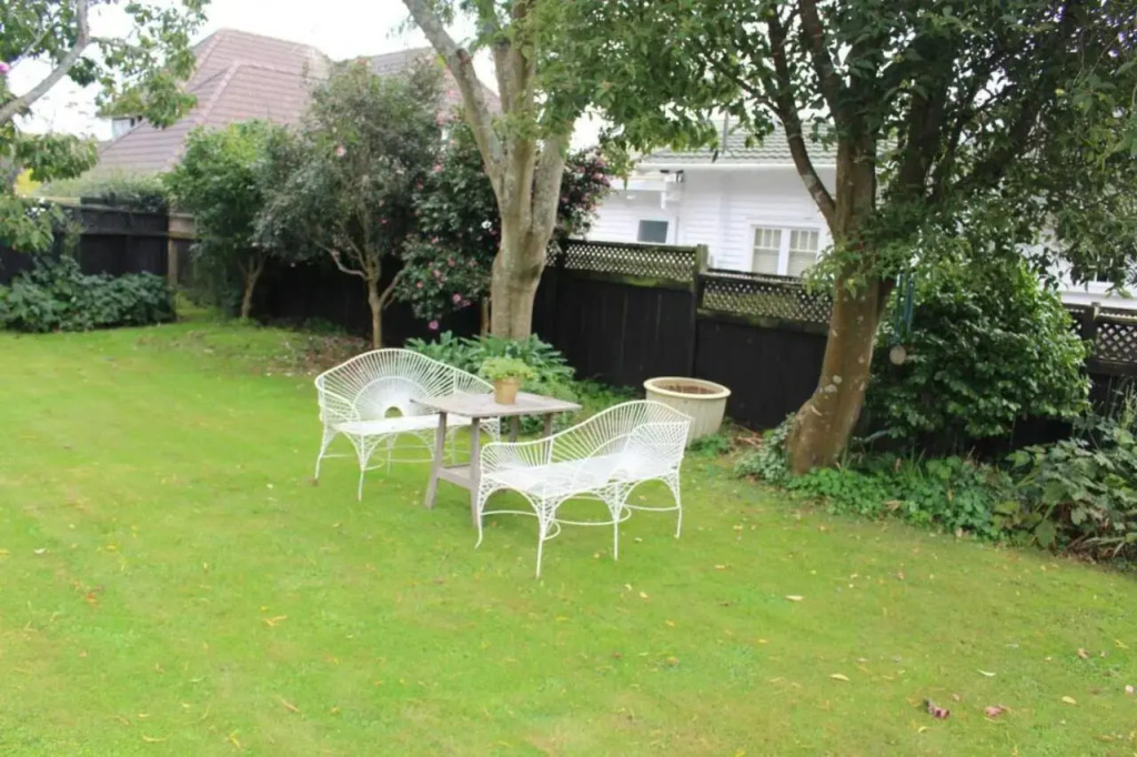 Bungalow by Cornwall Park