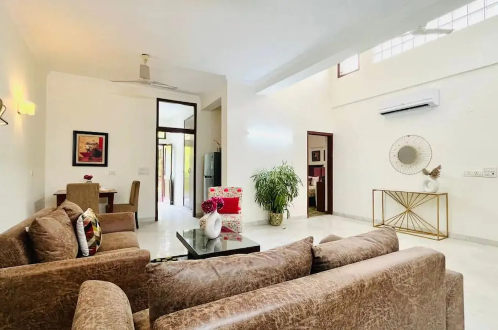 Bluo 2Bhk Panchsheel Enclave - Balcony Park