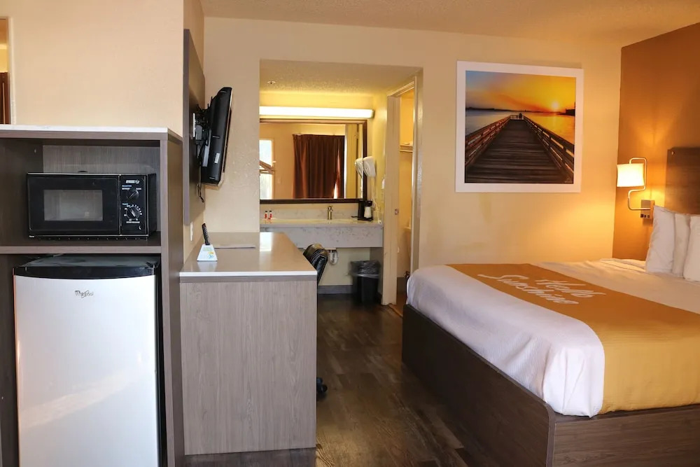 Days Inn Fresno South