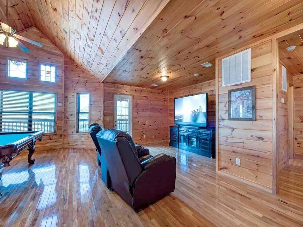 Smokerise Lodge 5 Bedroom Home with Hot Tub