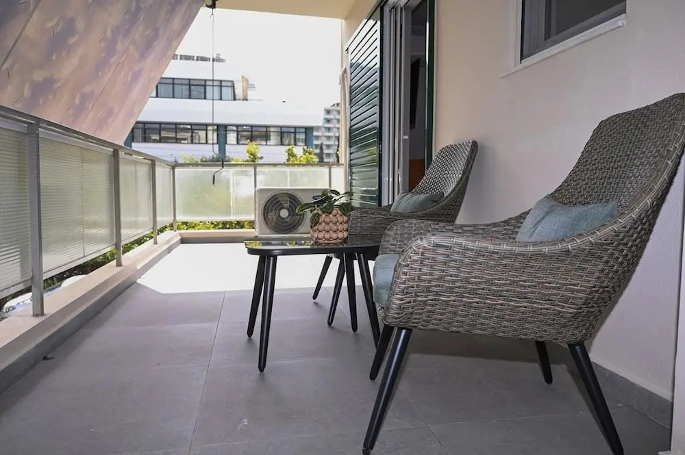 Cocoon Athenian Riviera by Neuvel
