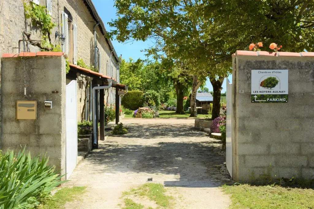 Les noyers aulnay
