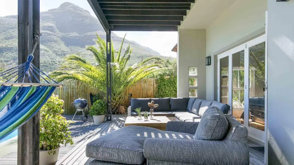 Noordhoek Beach Villa - solar back up power