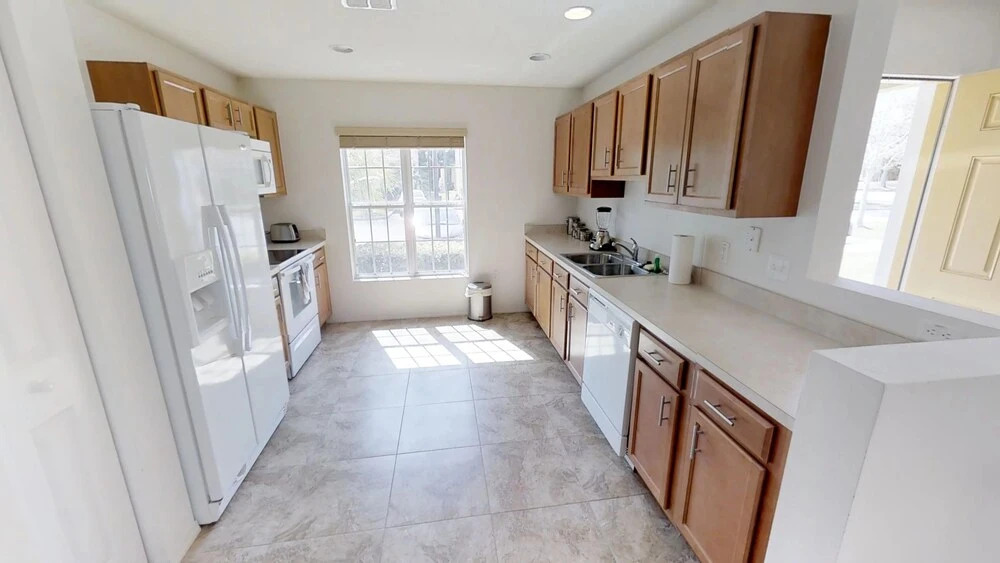 5113 Compass Bay