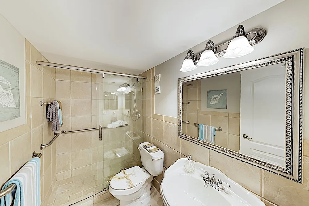 Chic High-rise W/ Gulf Views, Pool & Hot Tub 2 Bedroom Condo