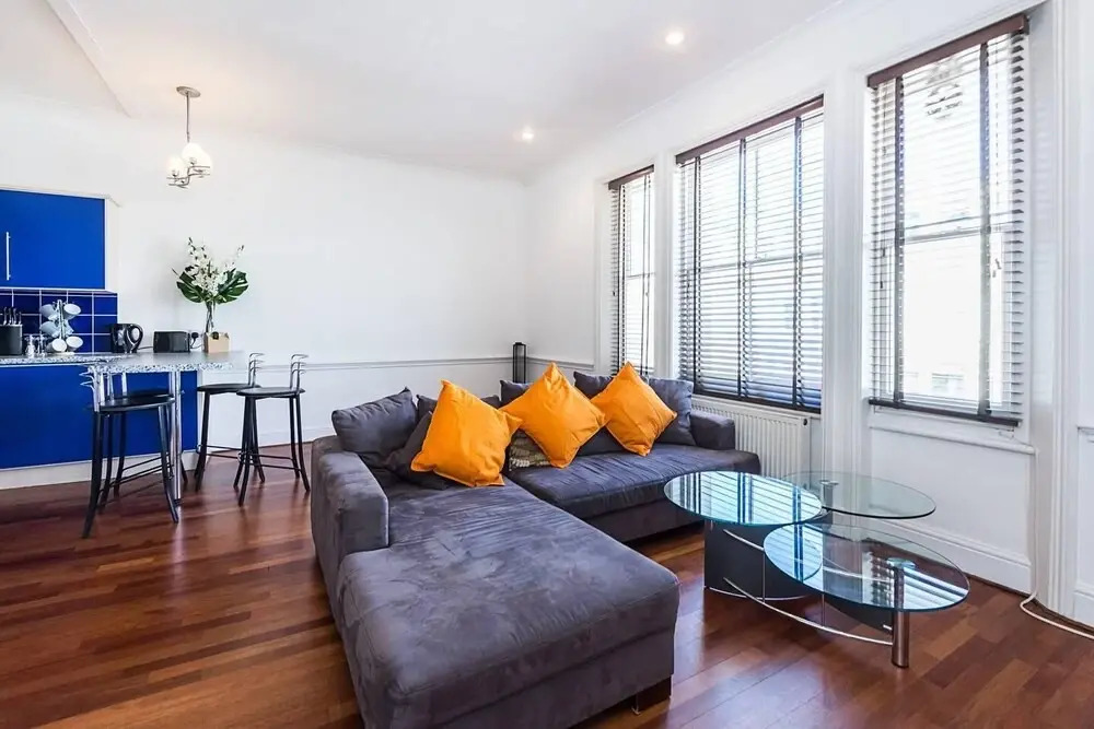 Bright stylish Nott Hill apart sleeps 6