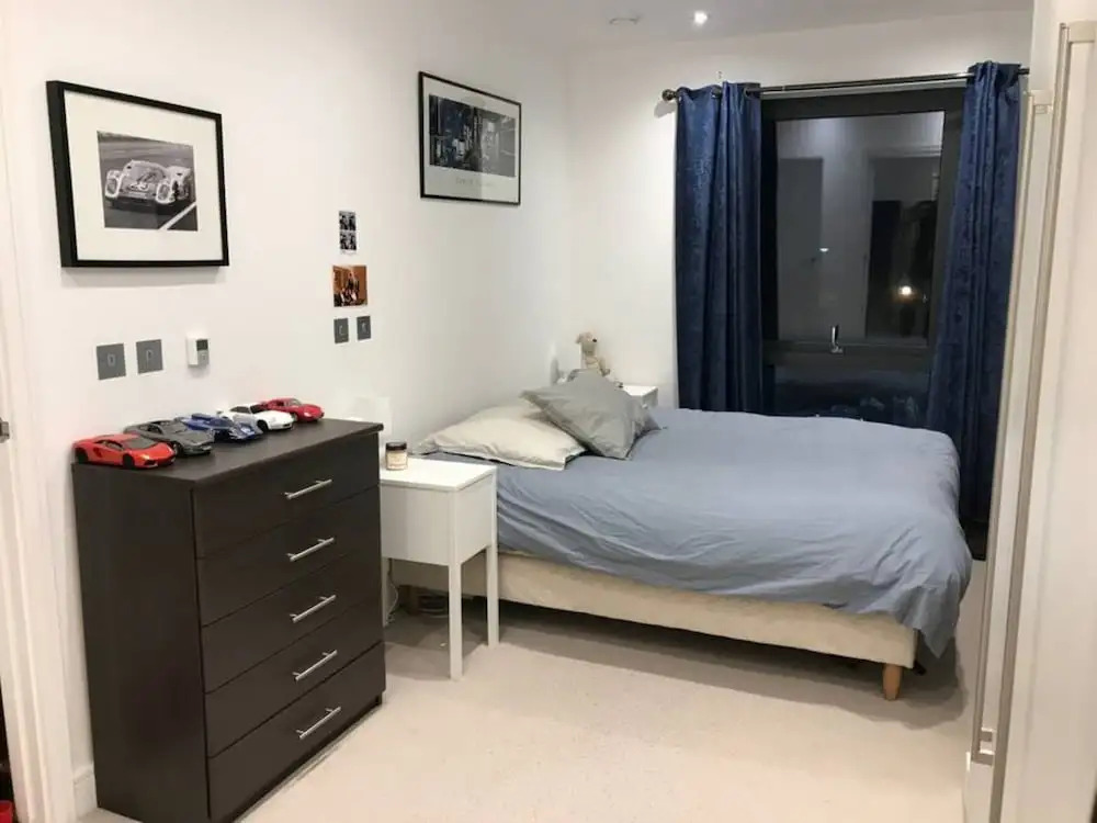 2 Bedroom Shoreditch Flat With Balcony