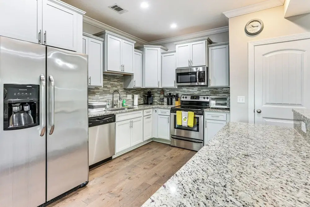 3 Mi to Pier Village: Dog-Friendly St Simons Home