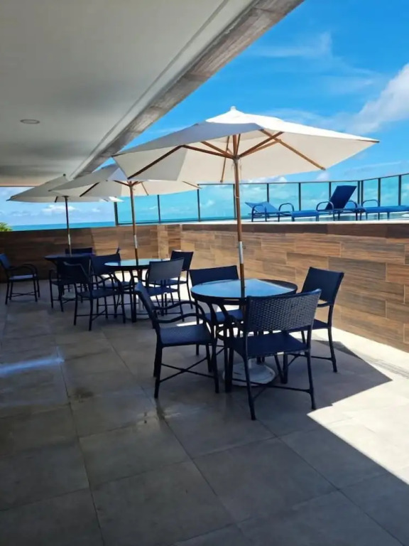 Flat Charmoso Vista Mar by La Playa
