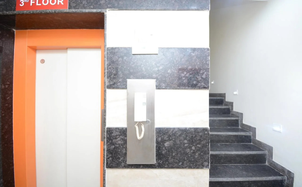 Hotel 21 By OYO Rooms